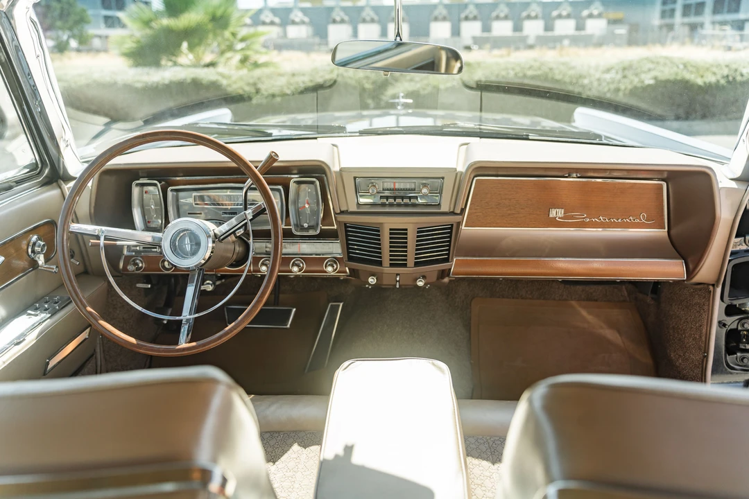 1962 Lincoln Continental 4th Gen - Image 19 of 31