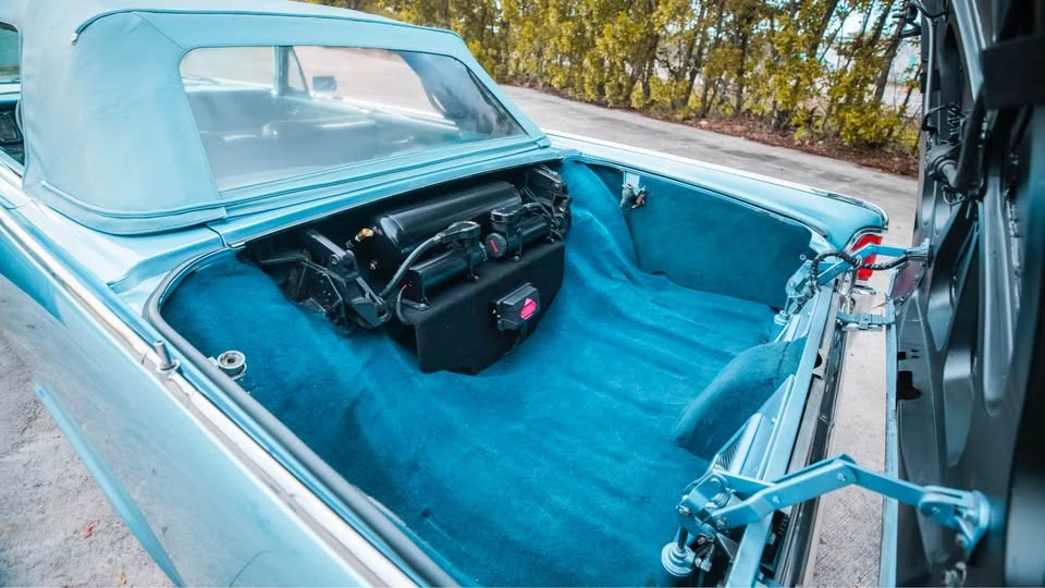 1962 Lincoln Continental 4th Gen - Image 9 of 17