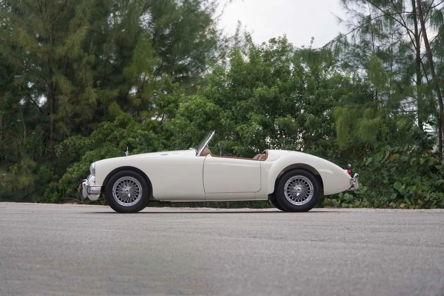 1962 MG MGA 1600 - Image 2 of 12