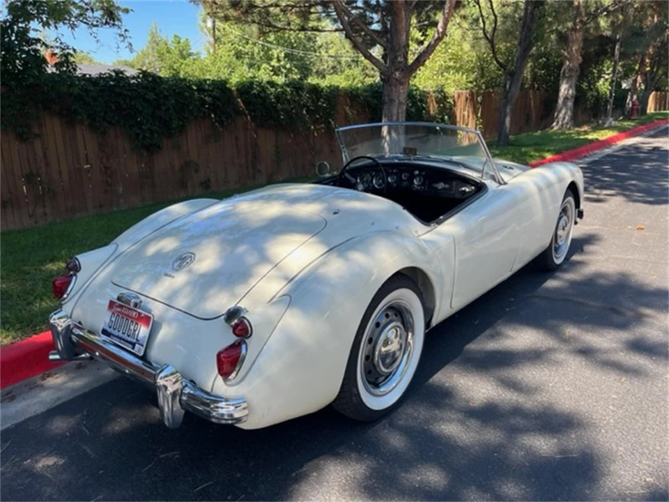 1962 MG MGA 1600 - Image 2 of 26