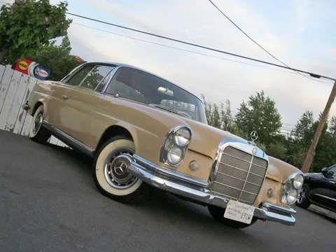 1962 Mercedes-Benz 220 SE Coupe