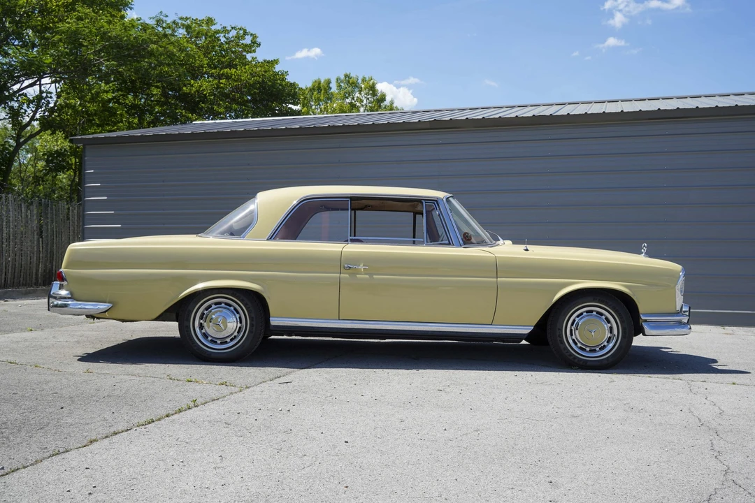 1962 Mercedes-Benz W111 Coupe - Image 6 of 31