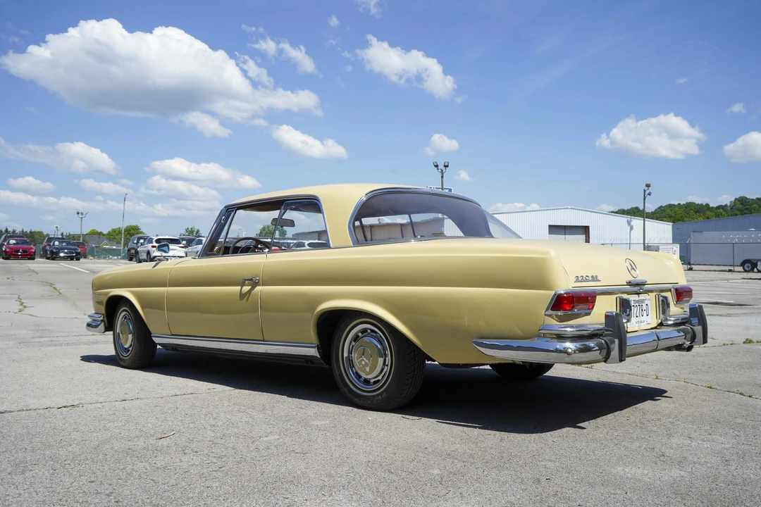 1962 Mercedes-Benz W111 Coupe - Image 3 of 31