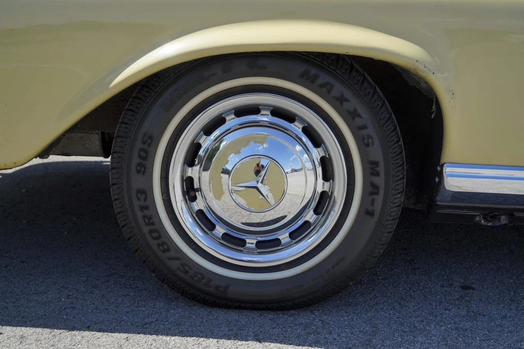1962 Mercedes-Benz W111 Coupe - Image 26 of 31