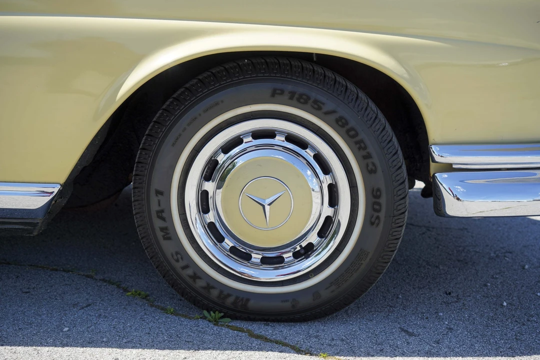 1962 Mercedes-Benz W111 Coupe - Image 27 of 31
