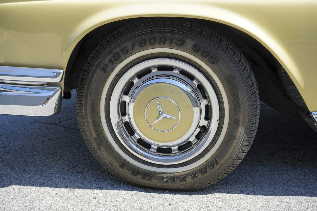 1962 Mercedes-Benz W111 Coupe - Image 24 of 31