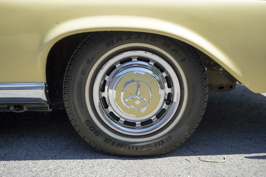1962 Mercedes-Benz W111 Coupe - Image 25 of 31