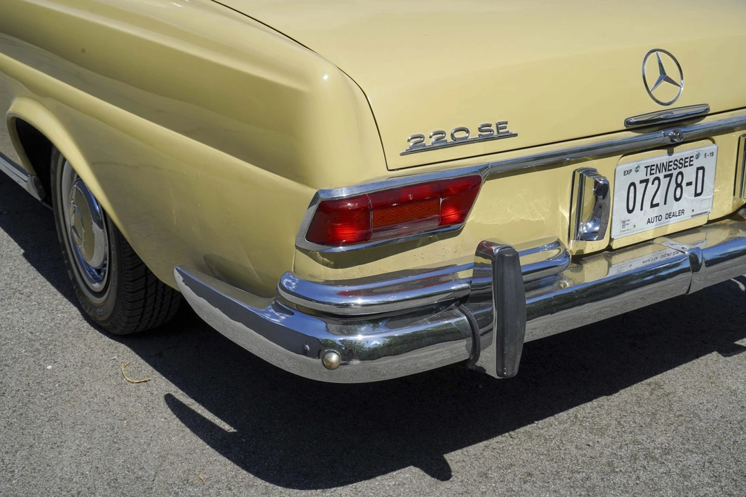 1962 Mercedes-Benz W111 Coupe - Image 14 of 31
