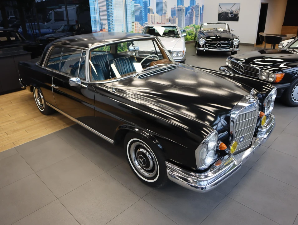 1962 Mercedes-Benz W111 Coupe - Image 2 of 31