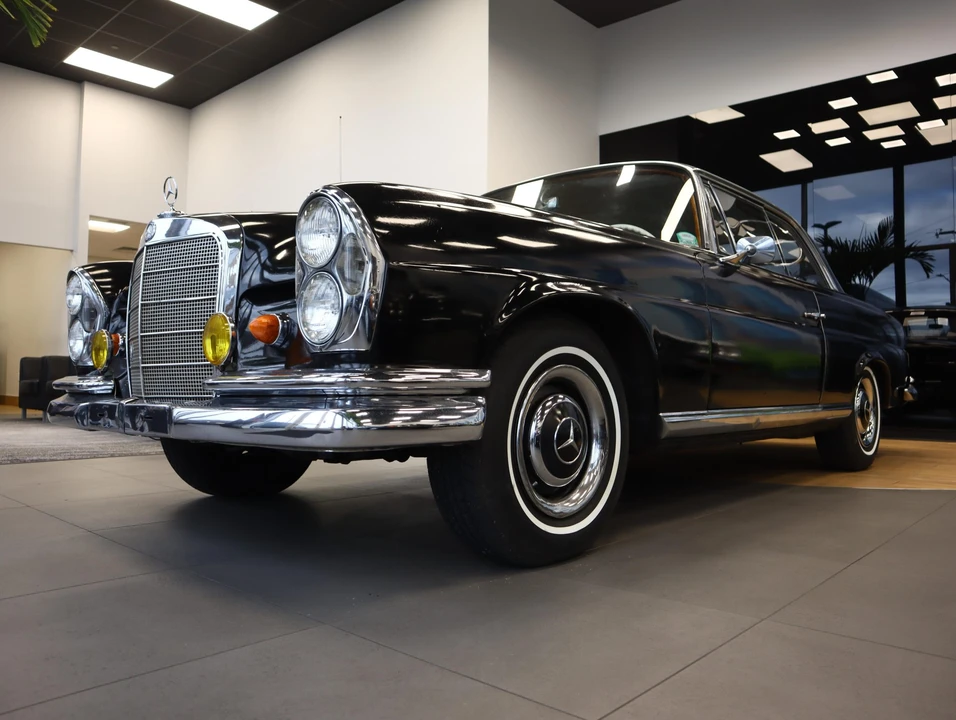 1962 Mercedes-Benz W111 Coupe - Image 18 of 31