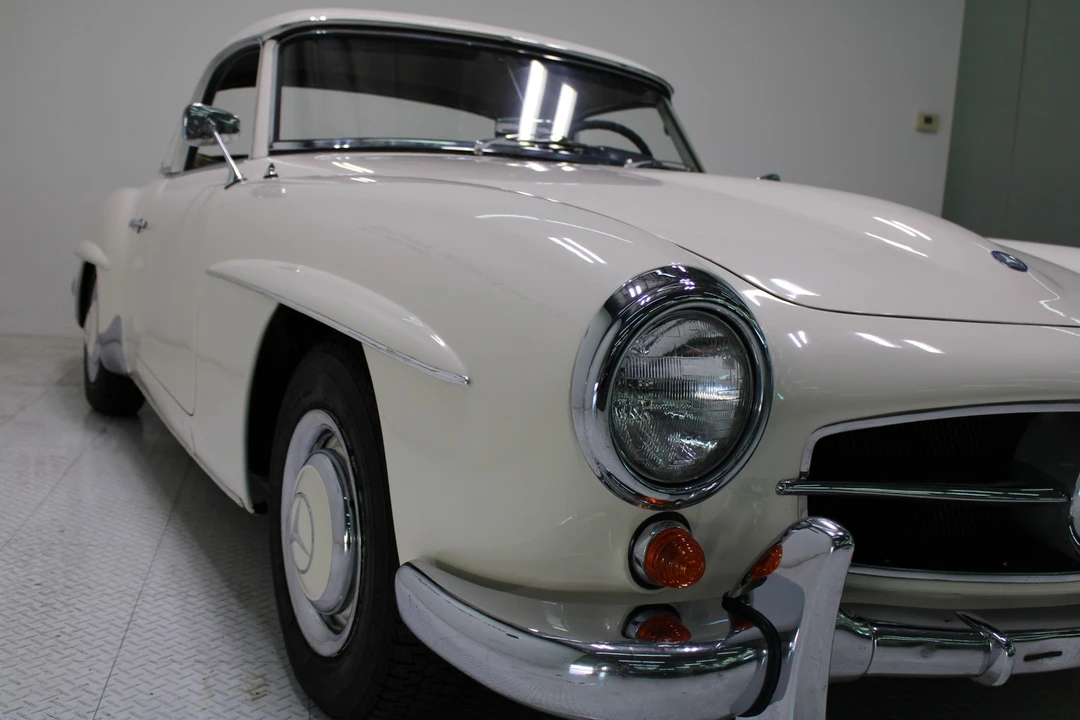 1962 Mercedes-Benz 300SL Roadster - Image 14 of 31