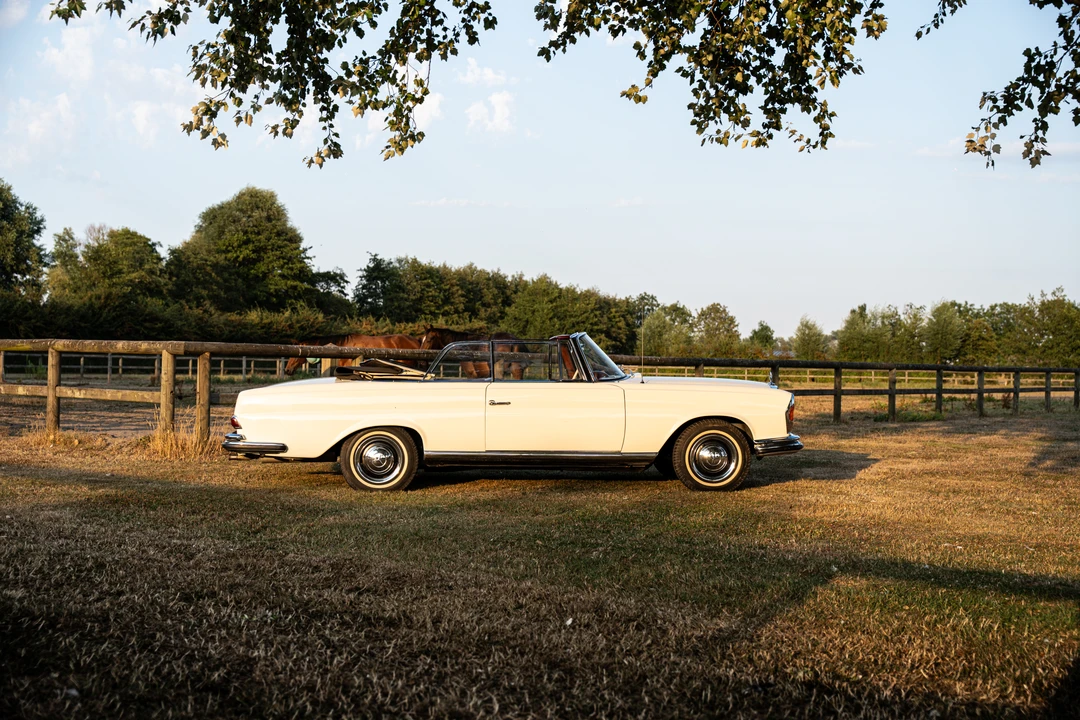 1962 Mercedes-Benz W111 Cabriolet - Image 4 of 31