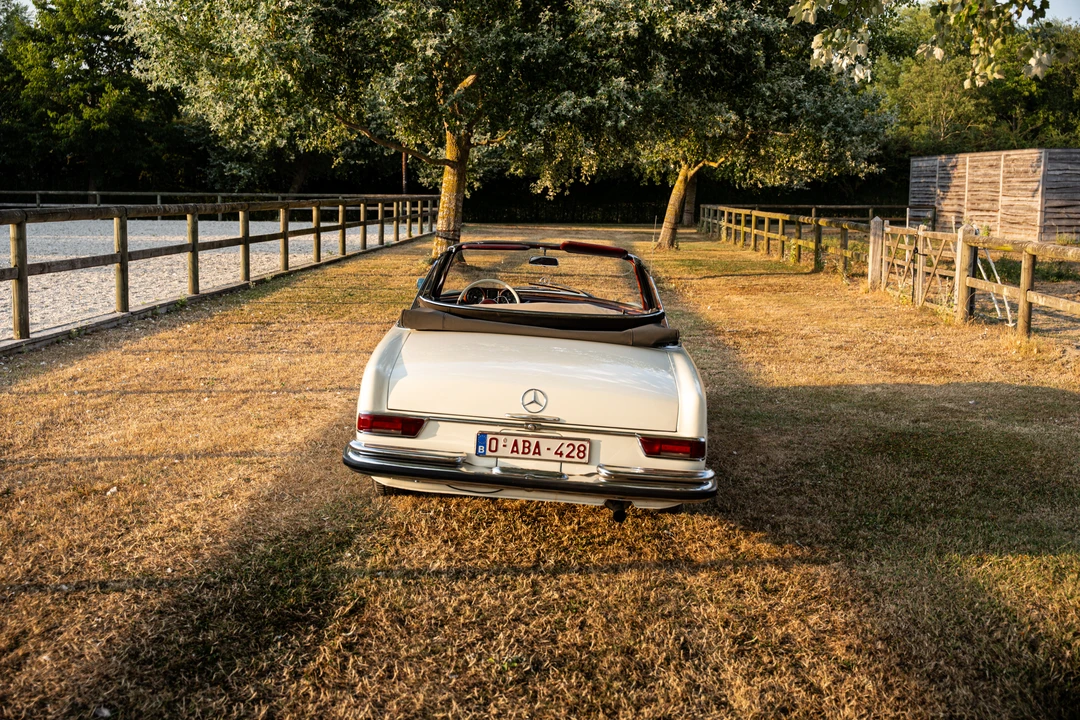 1962 Mercedes-Benz W111 Cabriolet - Image 6 of 31