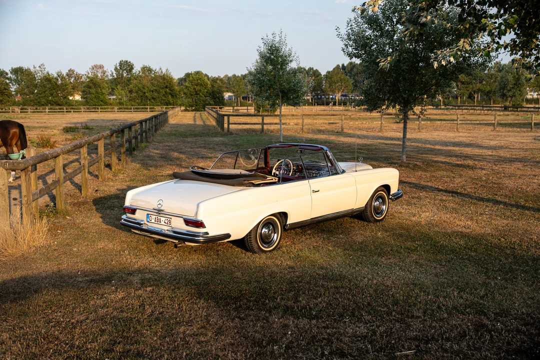 1962 Mercedes-Benz W111 Cabriolet - Image 5 of 31