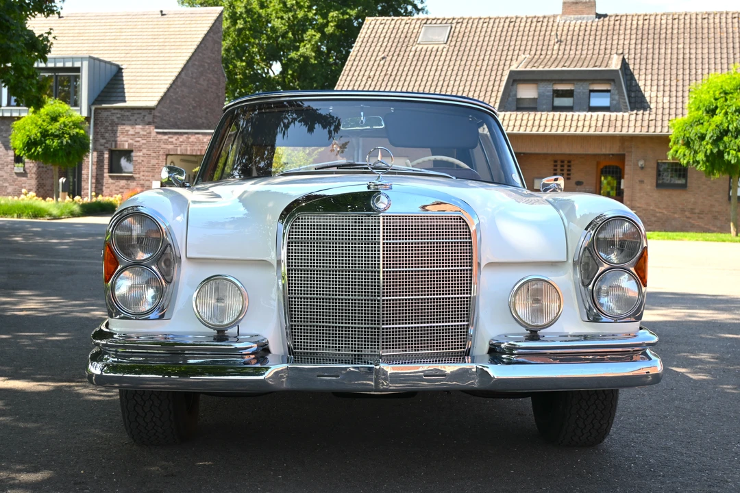 1962 Mercedes-Benz W112 - Image 2 of 31