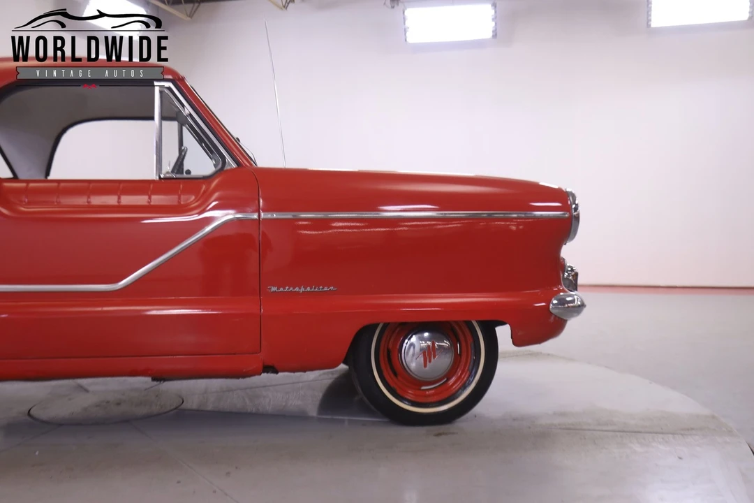1962 Nash Metropolitan - Image 8 of 12