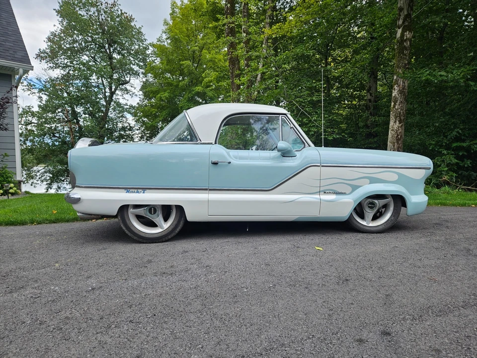 1962 Nash Metropolitan - Image 9 of 17