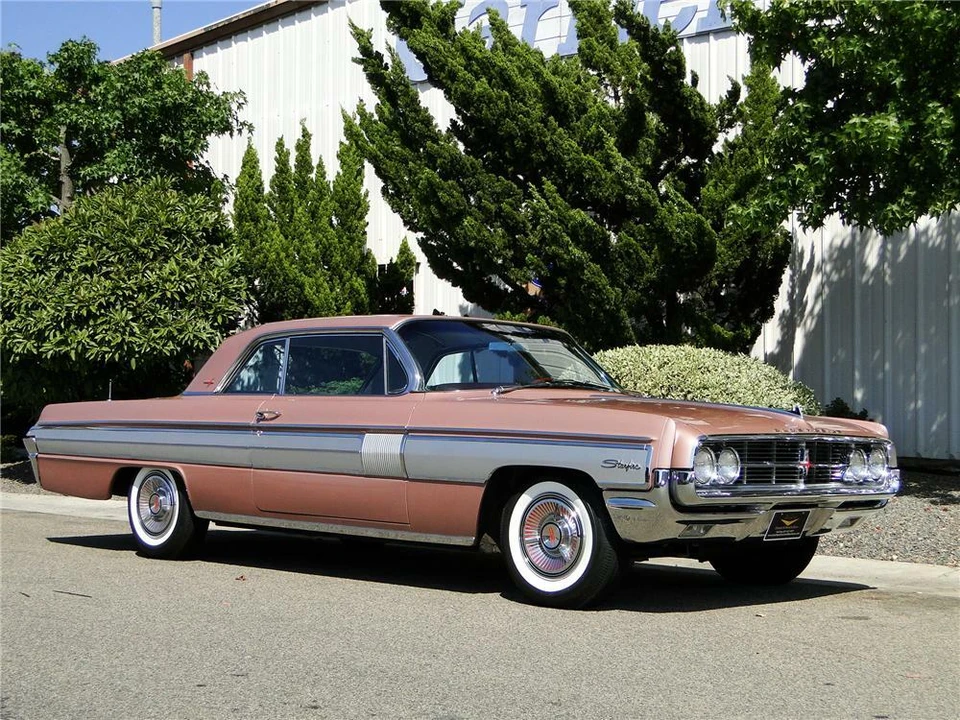1962 Oldsmobile Starfire - Image 2 of 5
