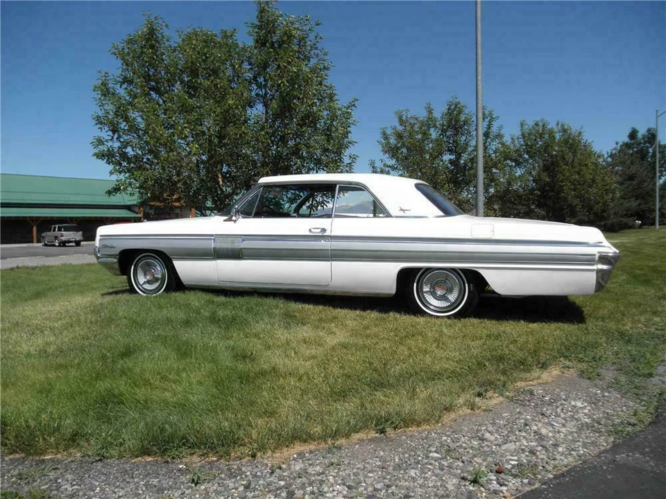 1962 Oldsmobile Starfire - Image 4 of 4