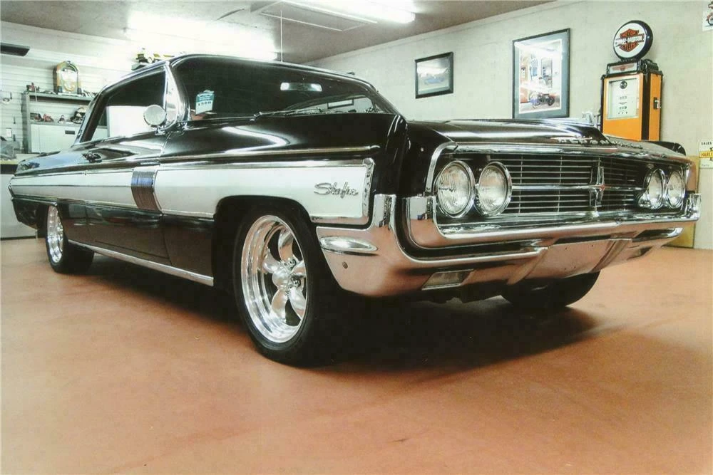 1962 Oldsmobile Starfire - Image 2 of 5