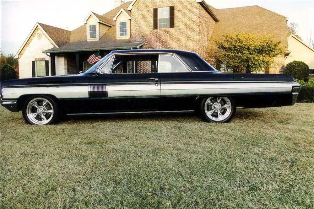 1962 Oldsmobile Starfire - Image 5 of 5