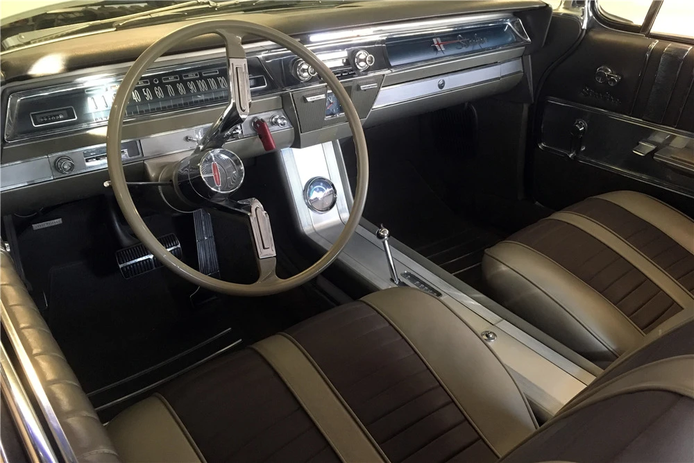 1962 Oldsmobile Starfire - Image 4 of 5