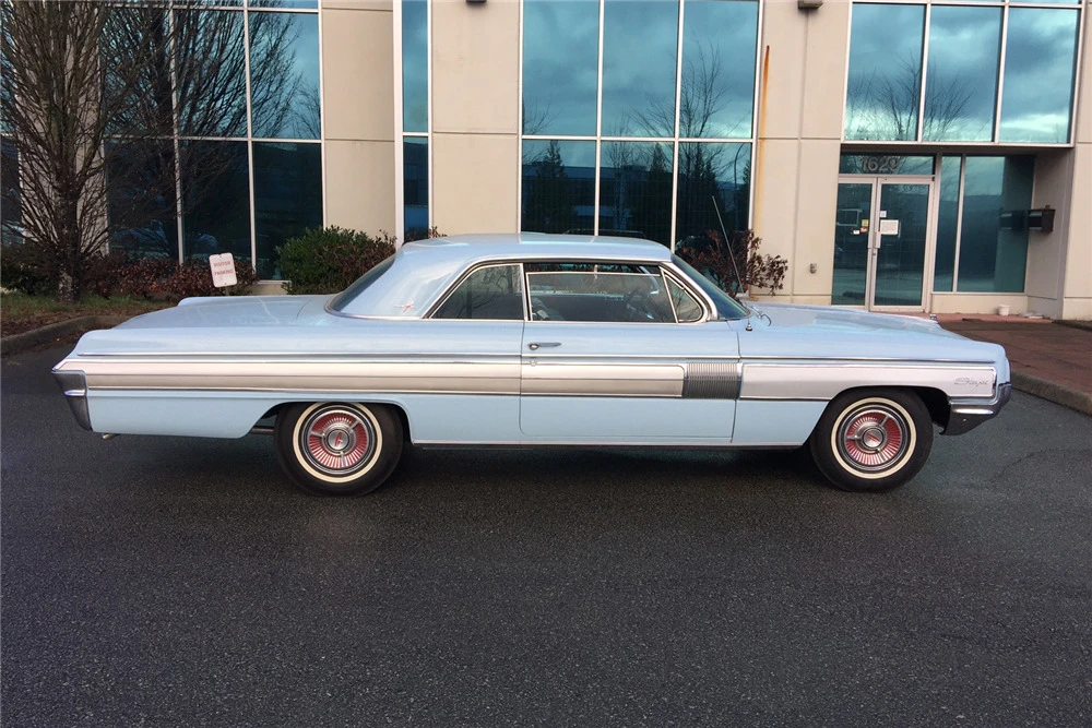 1962 Oldsmobile Starfire - Image 5 of 5