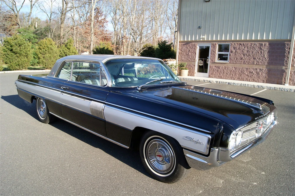 1962 Oldsmobile Starfire - Image 2 of 6