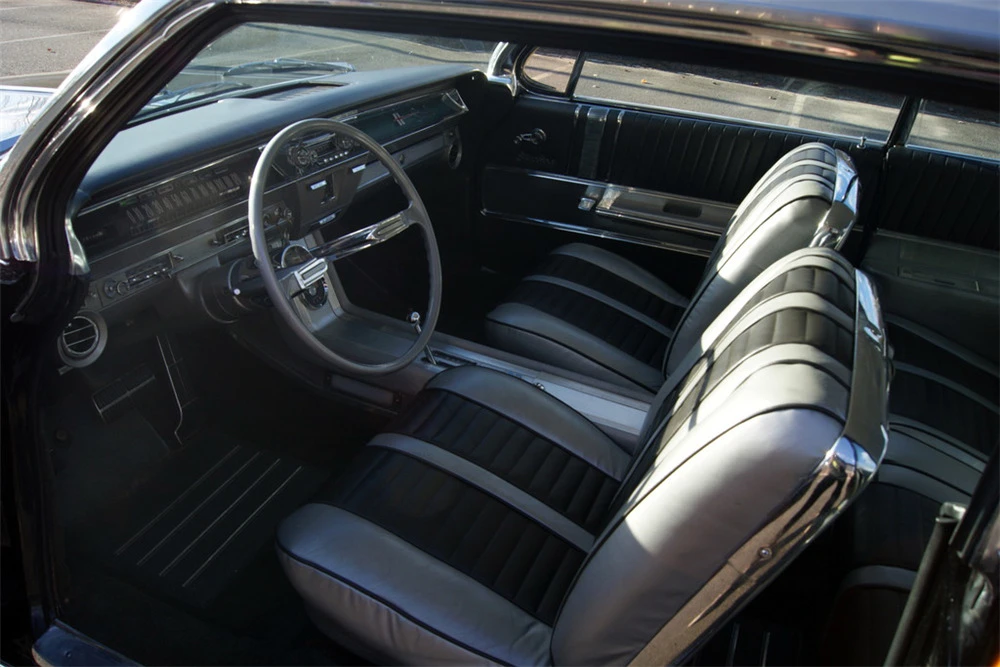 1962 Oldsmobile Starfire - Image 4 of 6