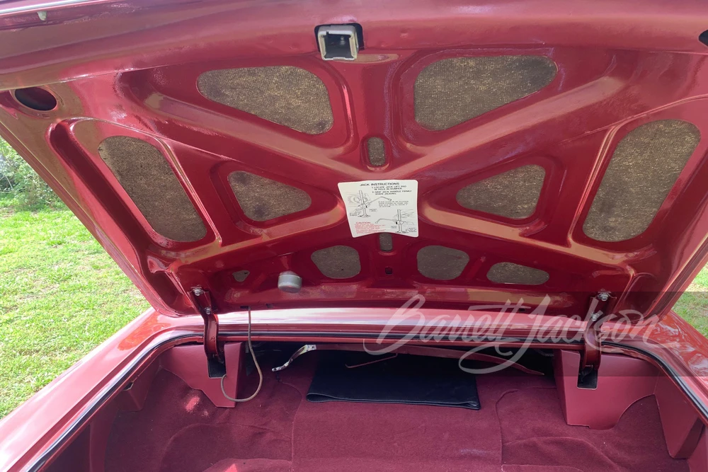 1962 Oldsmobile Starfire - Image 9 of 15