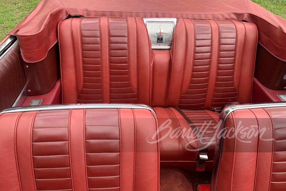 1962 Oldsmobile Starfire - Image 11 of 15