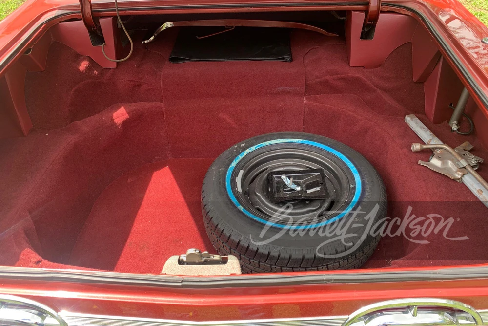 1962 Oldsmobile Starfire - Image 14 of 15