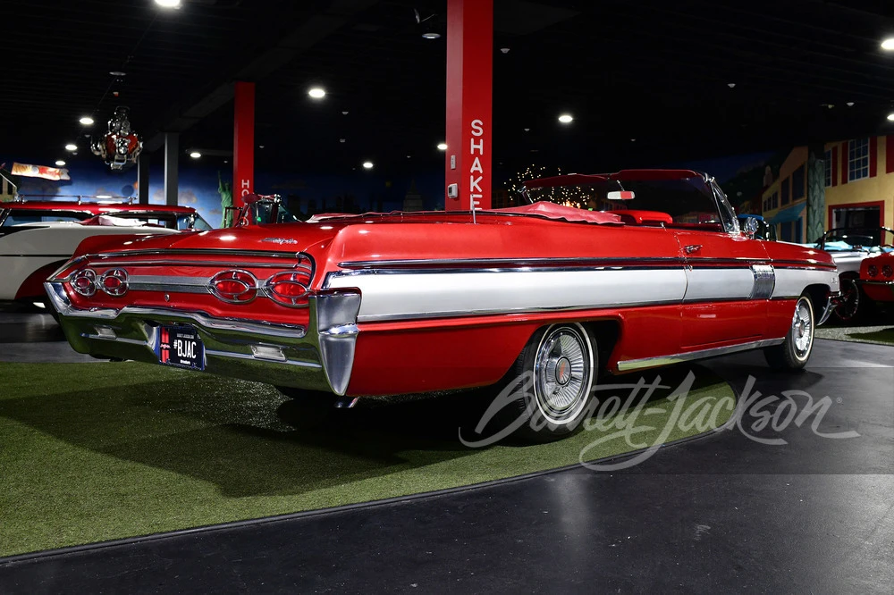 1962 Oldsmobile Starfire - Image 18 of 19