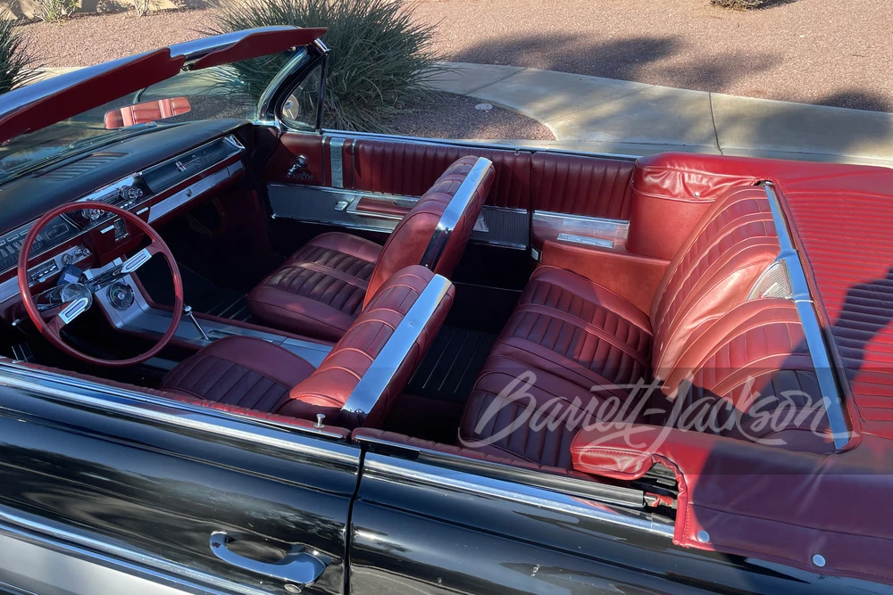 1962 Oldsmobile Starfire - Image 5 of 7