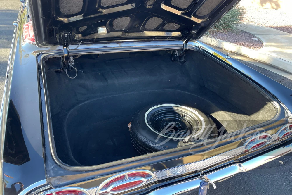 1962 Oldsmobile Starfire - Image 6 of 7