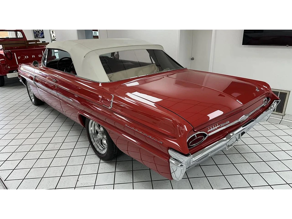 1962 Oldsmobile 88 - Image 3 of 22