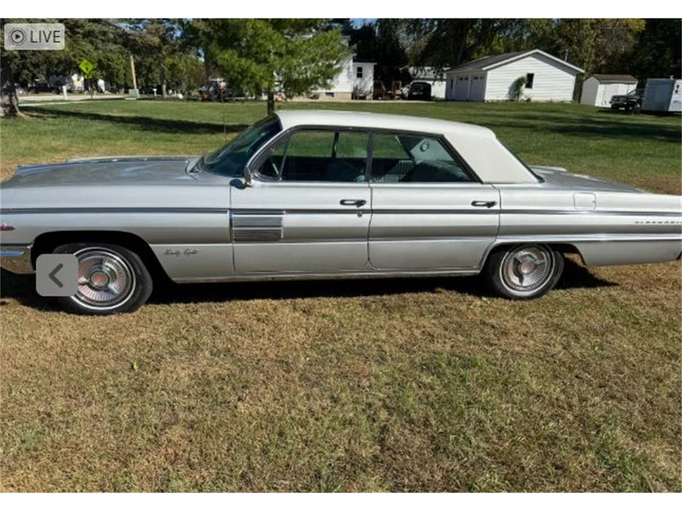 1962 Oldsmobile 98 - Image 14 of 15