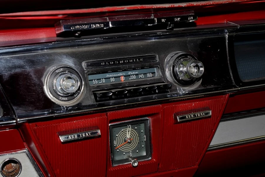 1962 Oldsmobile 98 - Image 11 of 12
