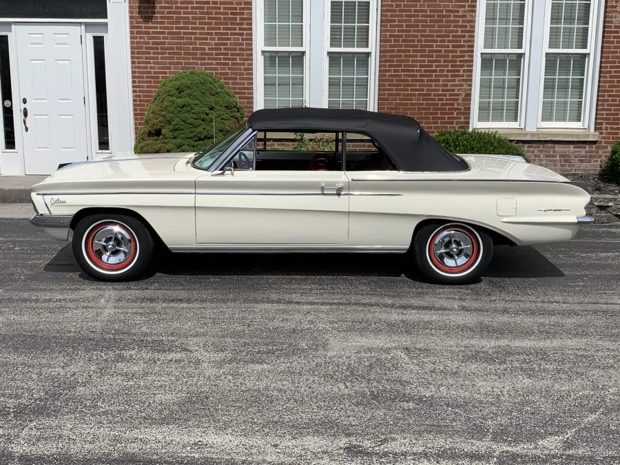 1962 Oldsmobile F-85 & Jetfire - Image 2 of 8