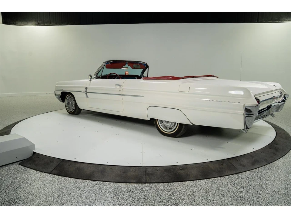 1962 Oldsmobile 88 - Image 3 of 31