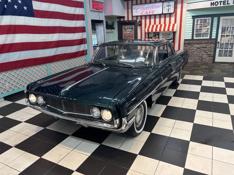 1962 Oldsmobile 88 - Image 8 of 31