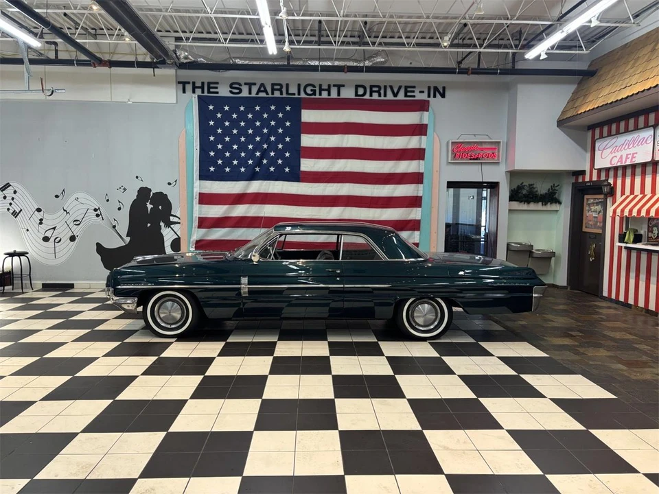 1962 Oldsmobile 88 - Image 10 of 31