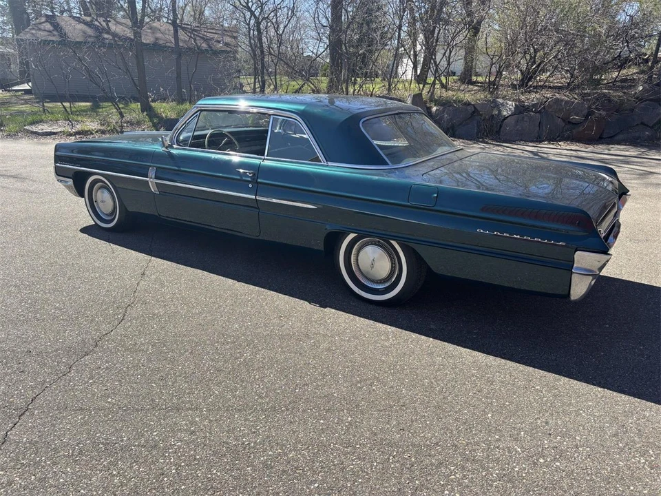1962 Oldsmobile 88 - Image 13 of 31