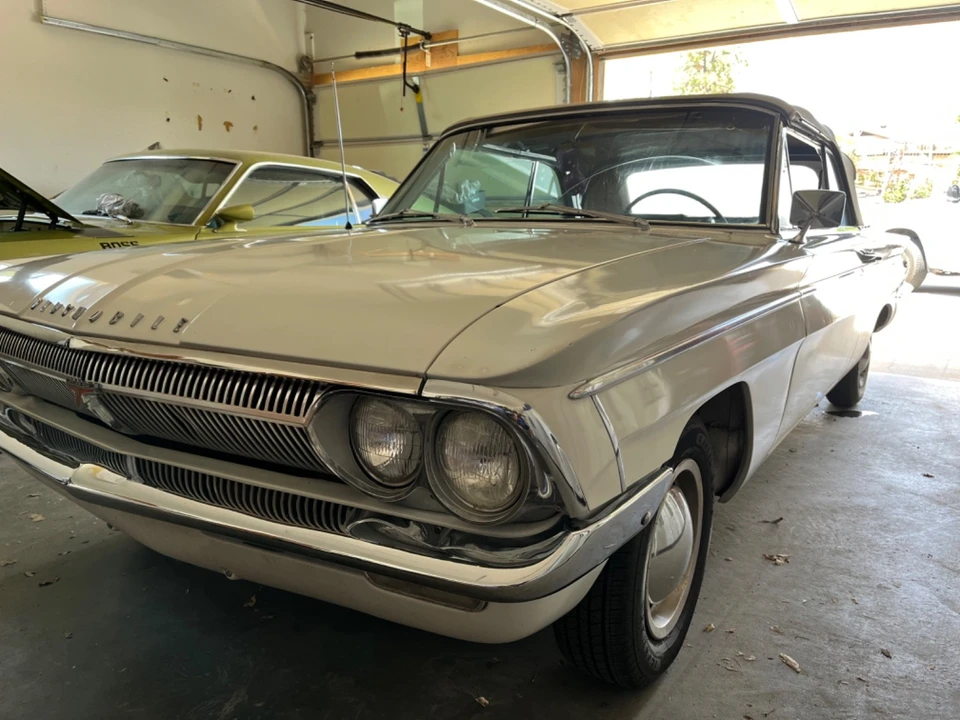 1962 Oldsmobile Cutlass 1st Gen - Image 18 of 19