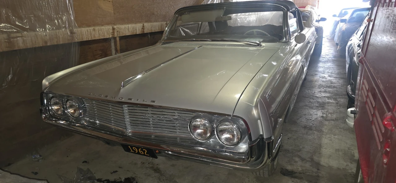 1962 Oldsmobile 98 - Image 2 of 21