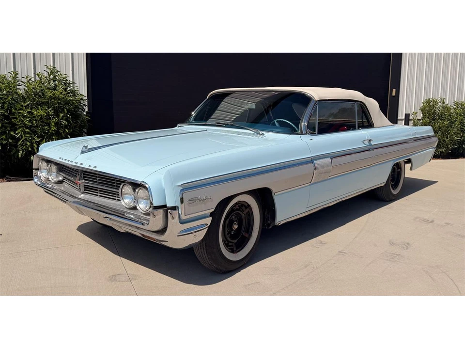 1962 Oldsmobile Starfire - Image 4 of 31