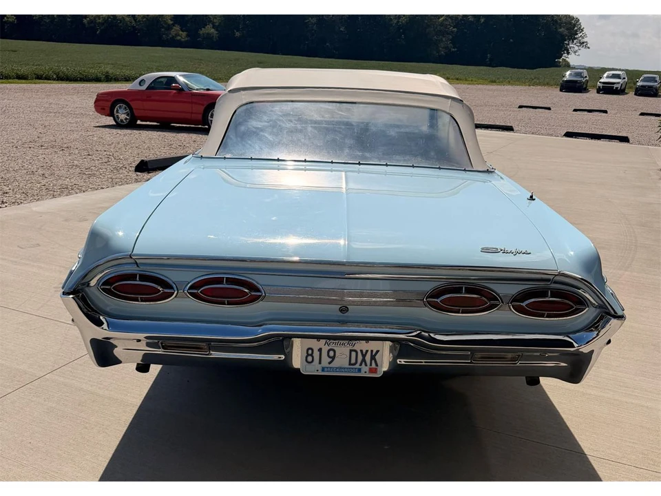 1962 Oldsmobile Starfire - Image 7 of 31