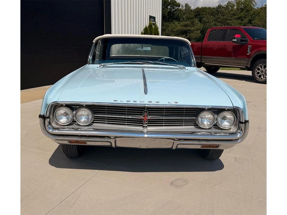 1962 Oldsmobile Starfire - Image 16 of 31