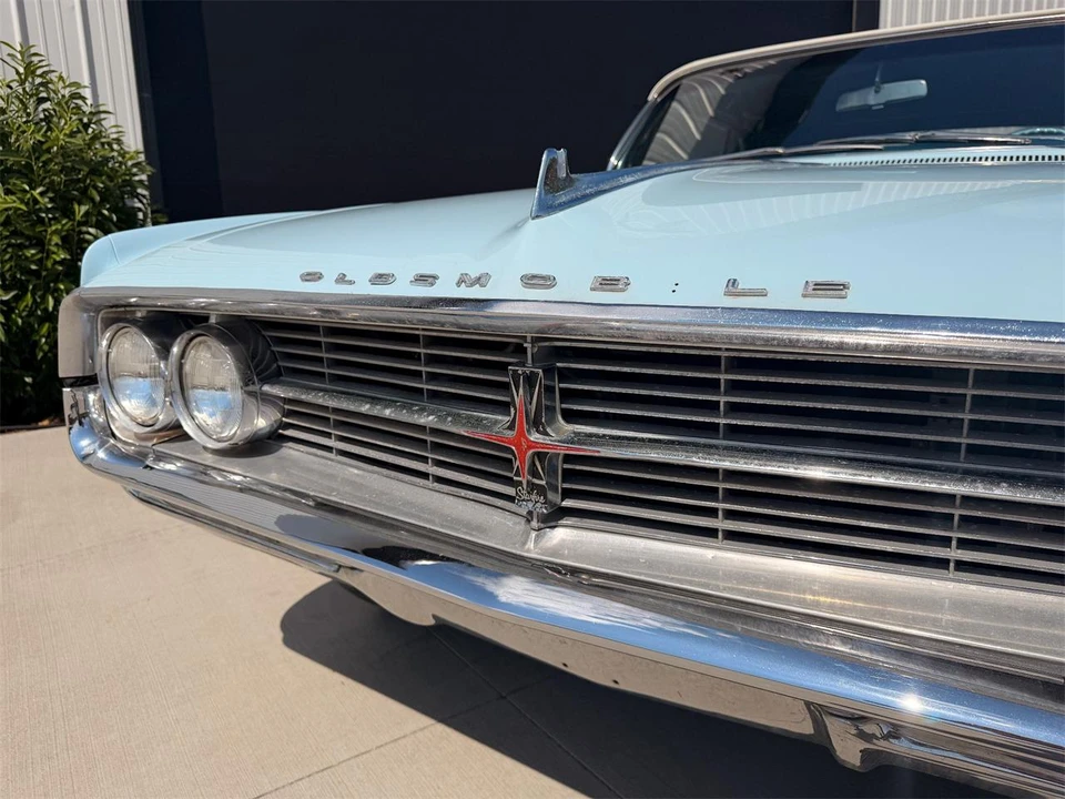 1962 Oldsmobile Starfire - Image 17 of 31