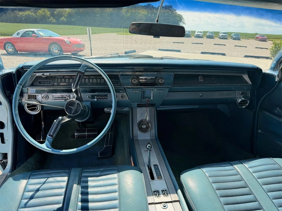 1962 Oldsmobile Starfire - Image 27 of 31